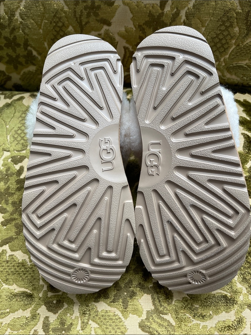 ‼️SOLD‼️UGG Cozy Suede Chestnut Slippers - Picture 10 of 15